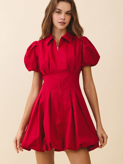 Dresses Tulips in Little Rock