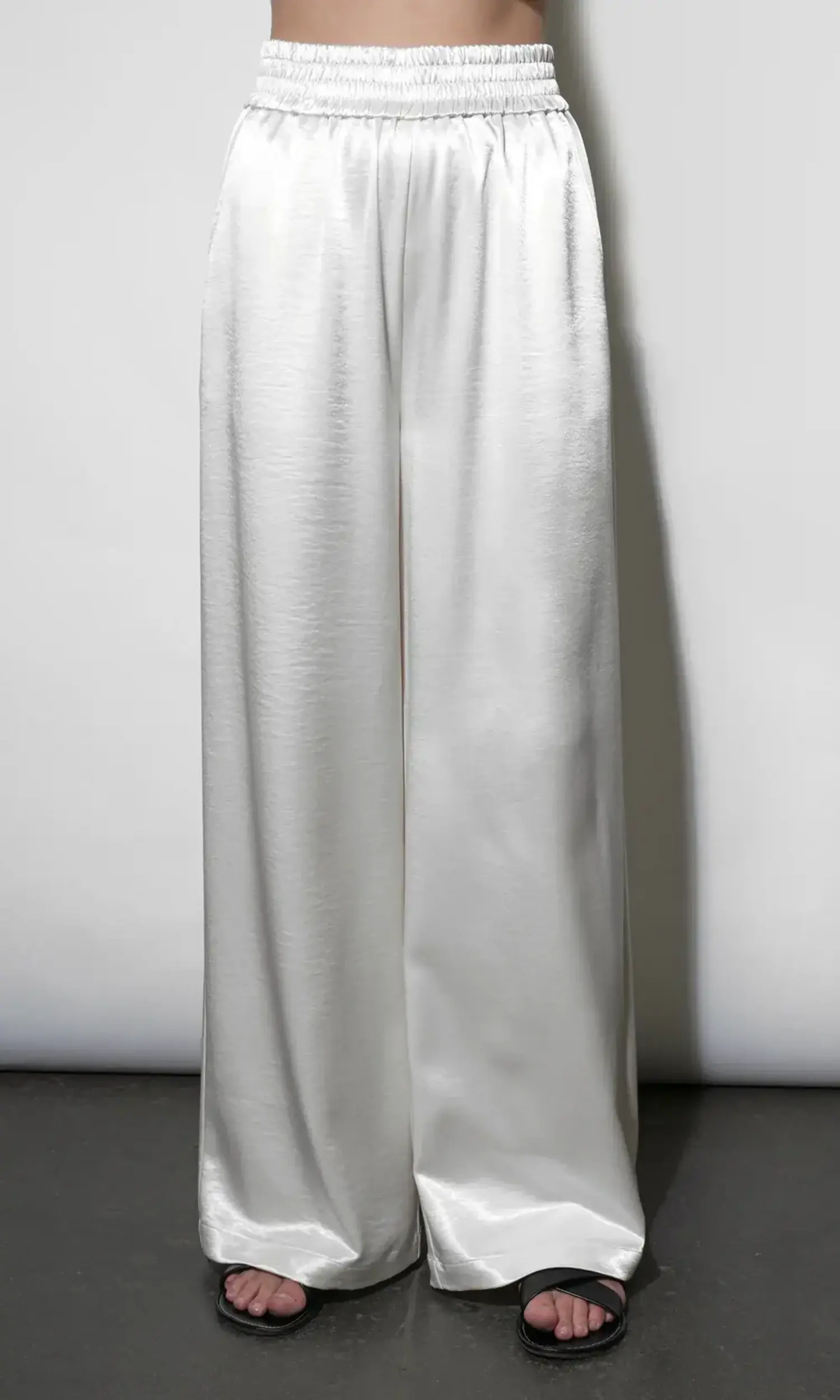 パンツ CLARA SATIN TUCK PANTS CLARA SATIN TUCK PANTS