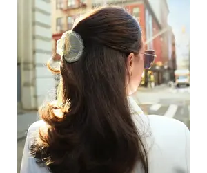 Scallop Seashell Hair Clip - Tulips in Little Rock