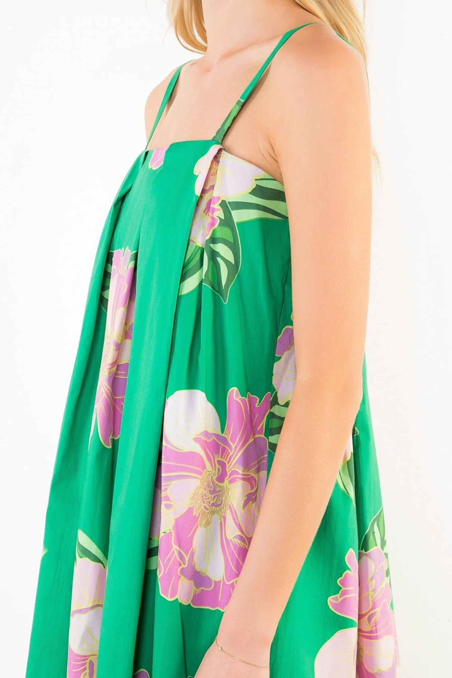 Gia Pleated Floral Dress - Tulips in Little Rock Gia Pleated Floral Dress - Tulips in Little Rock