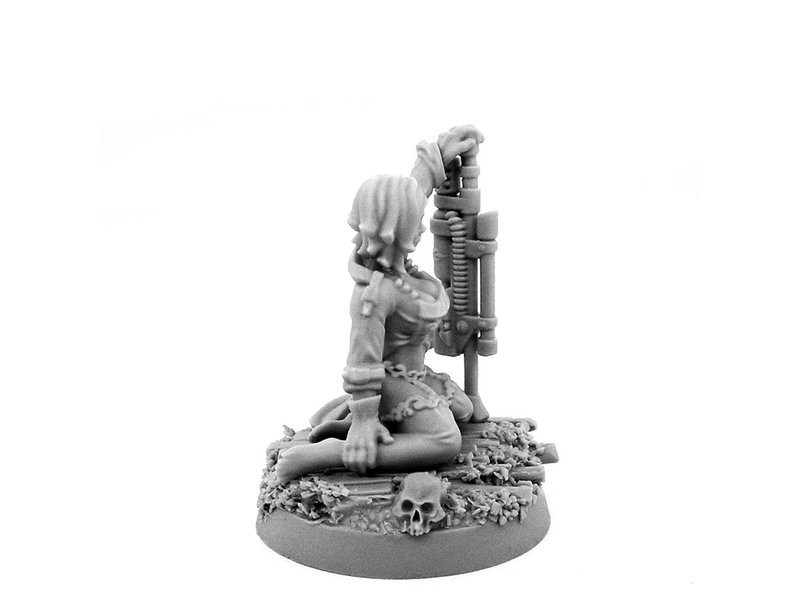 Grim Skull Imperial Soldier Pin-Up Female With Combi-Weapon