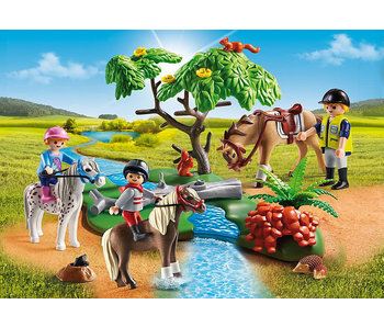 Country Horseback Ride (5685)