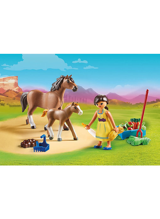 Pru with Horse and Foal (70122)