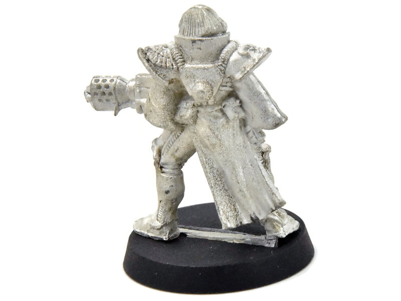 Games Workshop ADEPTA SORORITAS Battle Sister with Flamer #1 METAL no backpack 40K