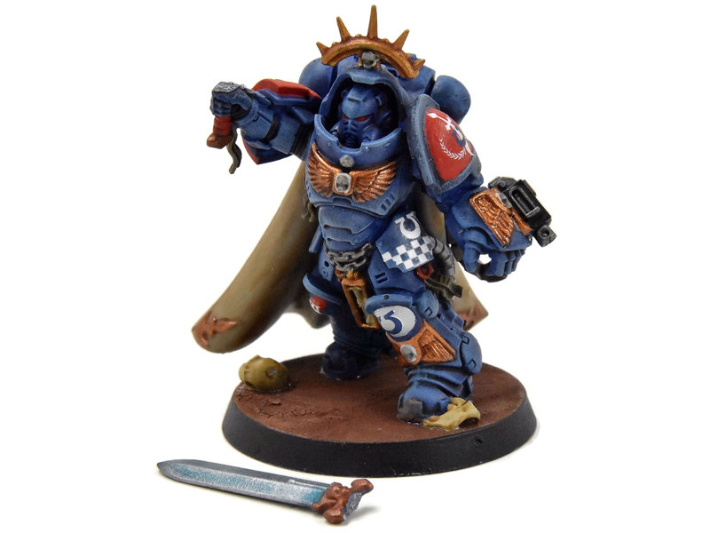 Games Workshop SPACE MARINES Captain in Gravis Armour #1 broken sword 40K ultramarines