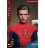 Hot Toys Spider-Man (new Red and Blue Suit) Sixth Scale Figure by Hot Toys