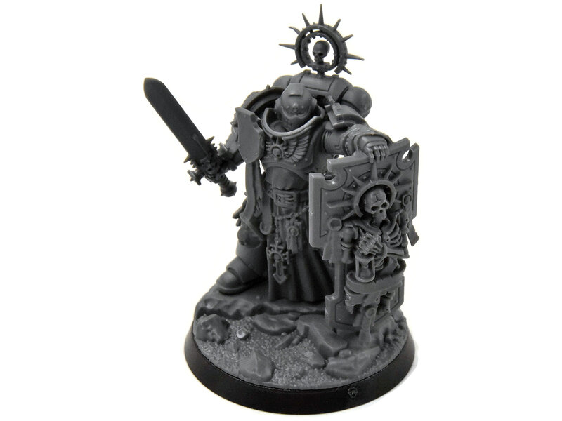 Games Workshop SPACE MARINES Captain With Relic Shield #1 Warhammer 40K