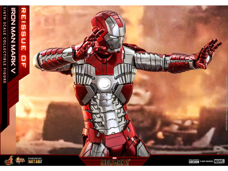 Sideshow Iron Man Mark V Sixth Scale Figure by Hot Toys