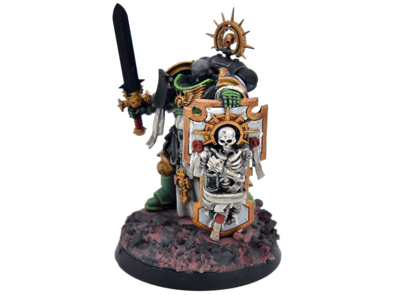 Games Workshop SALAMANDERS Captain with relic shield #1 WELL PAINTED Warhammer 40K