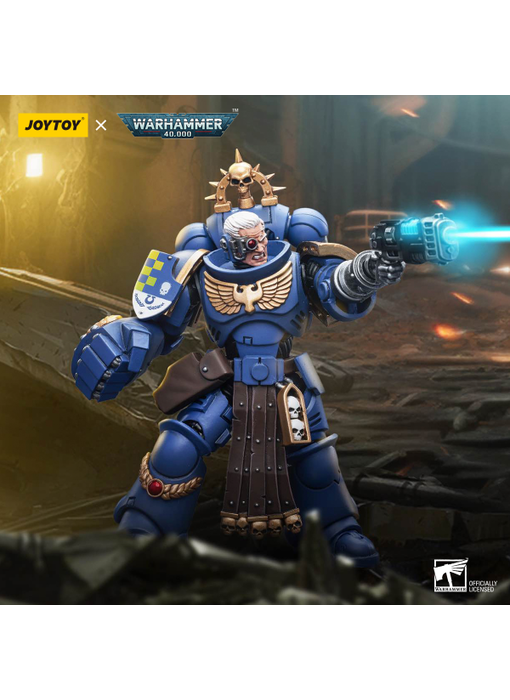 Lieutenant with Power Fist Ultramarines Joy Toy