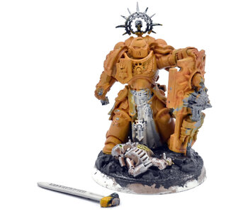SPACE MARINES Captain With Relic-Shield #1 Warhammer 40K Need repair