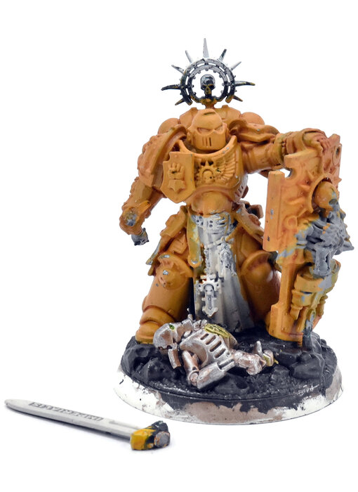 SPACE MARINES Captain With Relic-Shield #1 Warhammer 40K Need repair