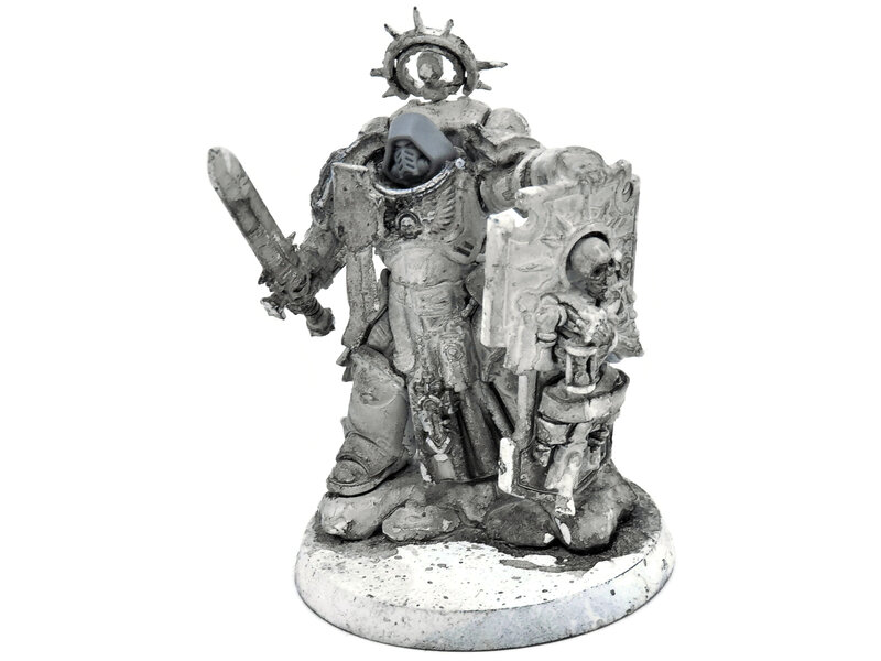 Games Workshop SPACE MARINES Captain With Relic Shield #1 Warhammer 40K
