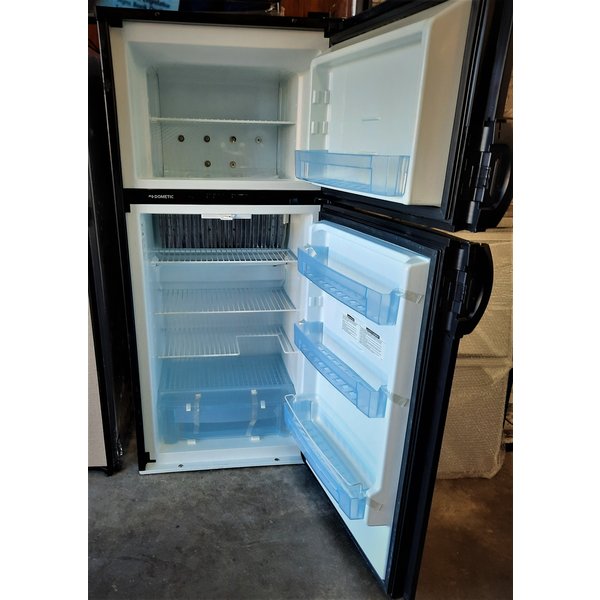 long wiel handig Dometic RV Refrigerator DMR702 7 CU - Affordable RVing