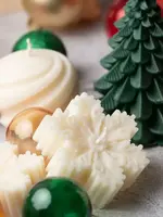 Snowflake Christmas Soy Candle - Wick On Side