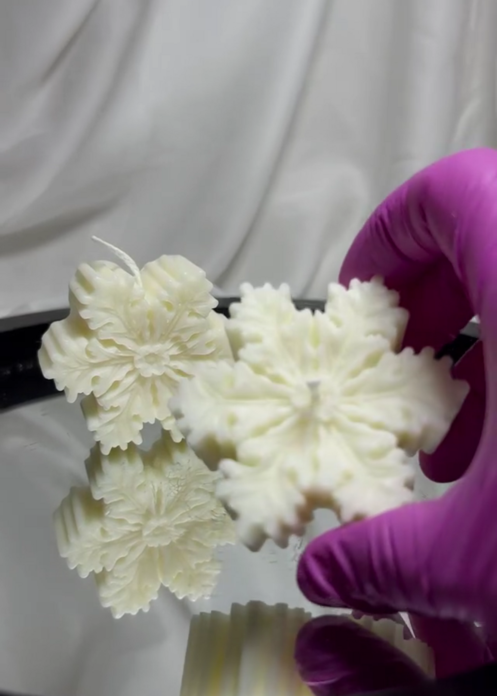 Snowflake Christmas Soy Candle - Wick On Side