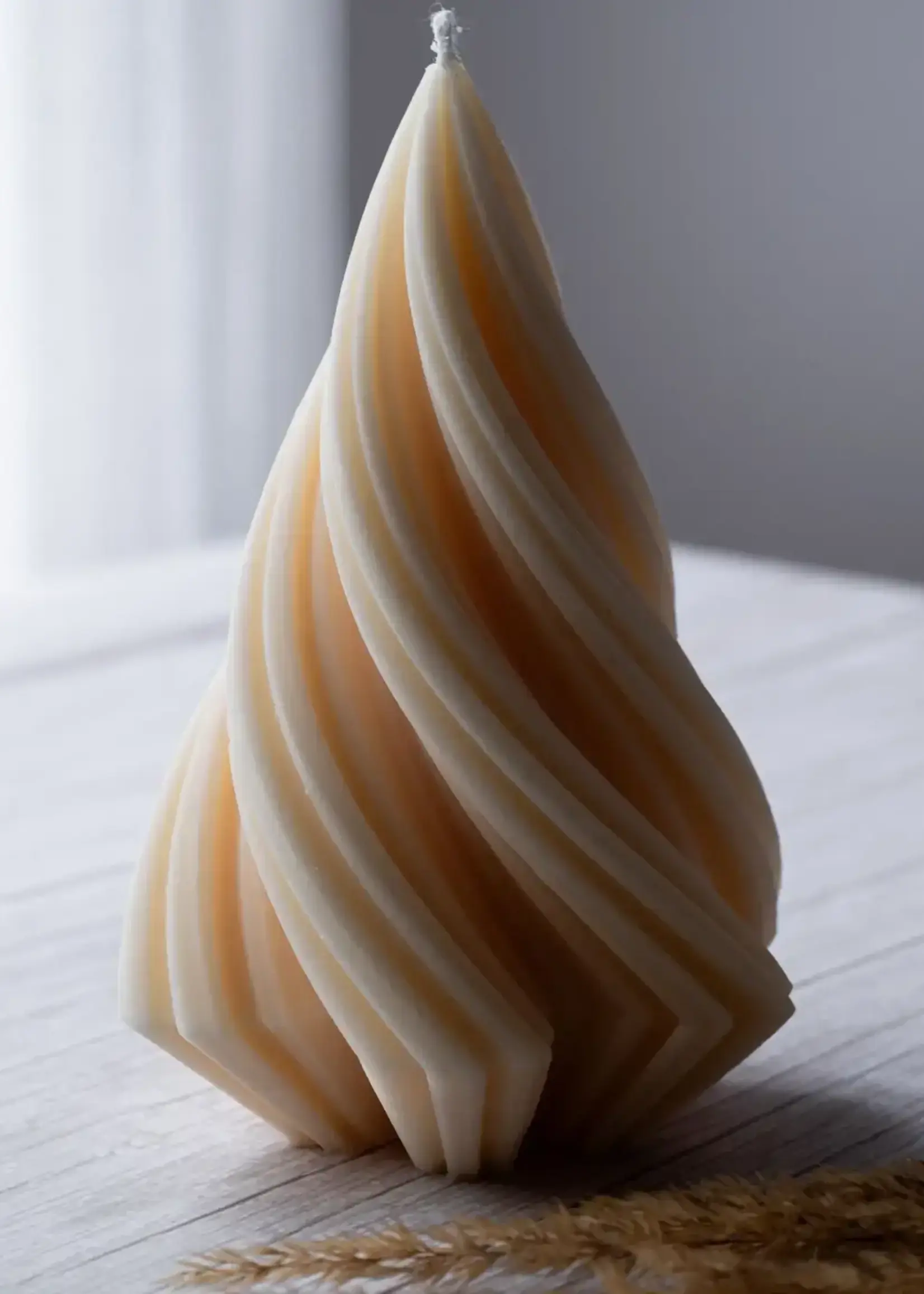 Wave Twirl Tree Candle - large