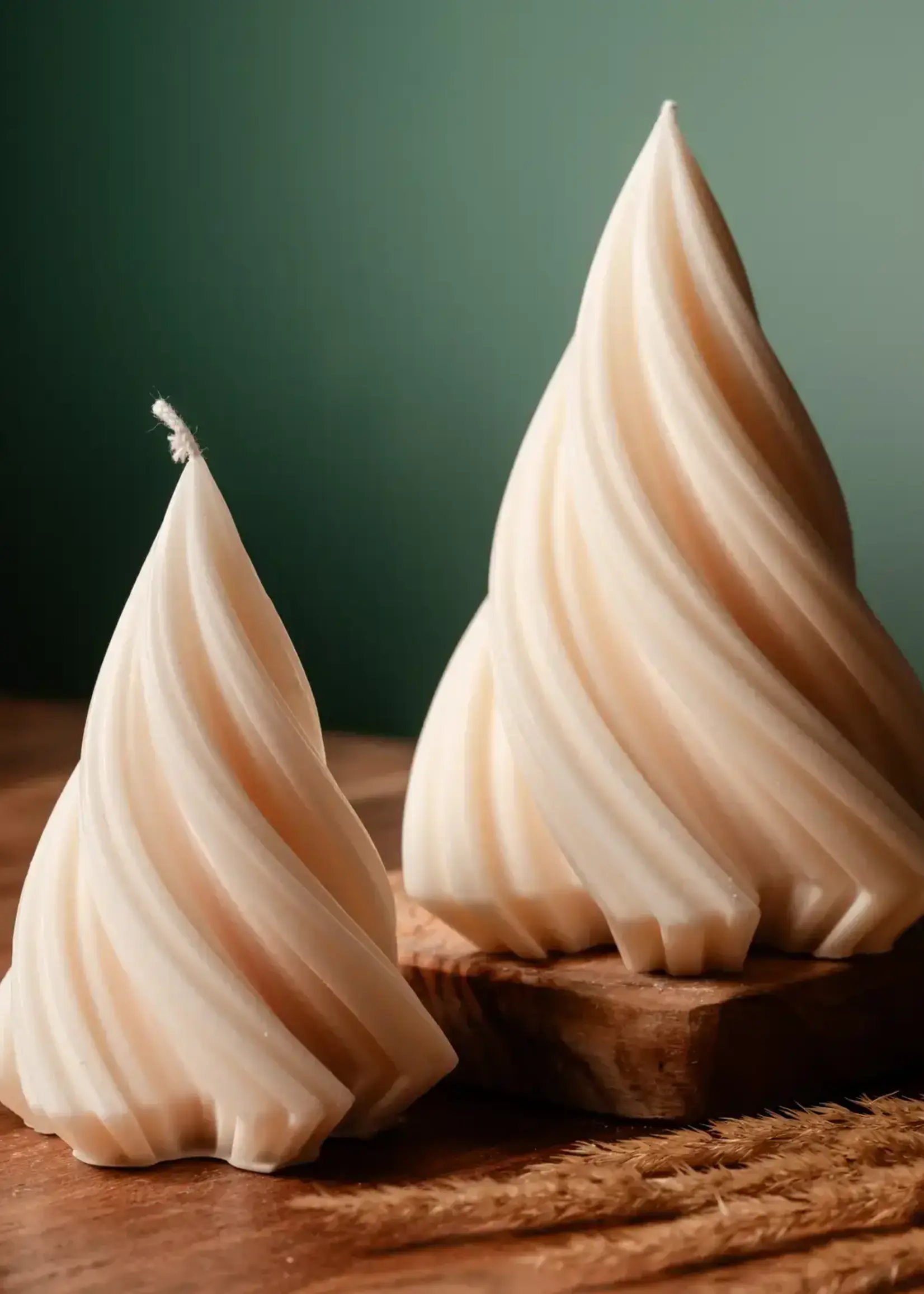 Wave Twirl Tree Candle - large