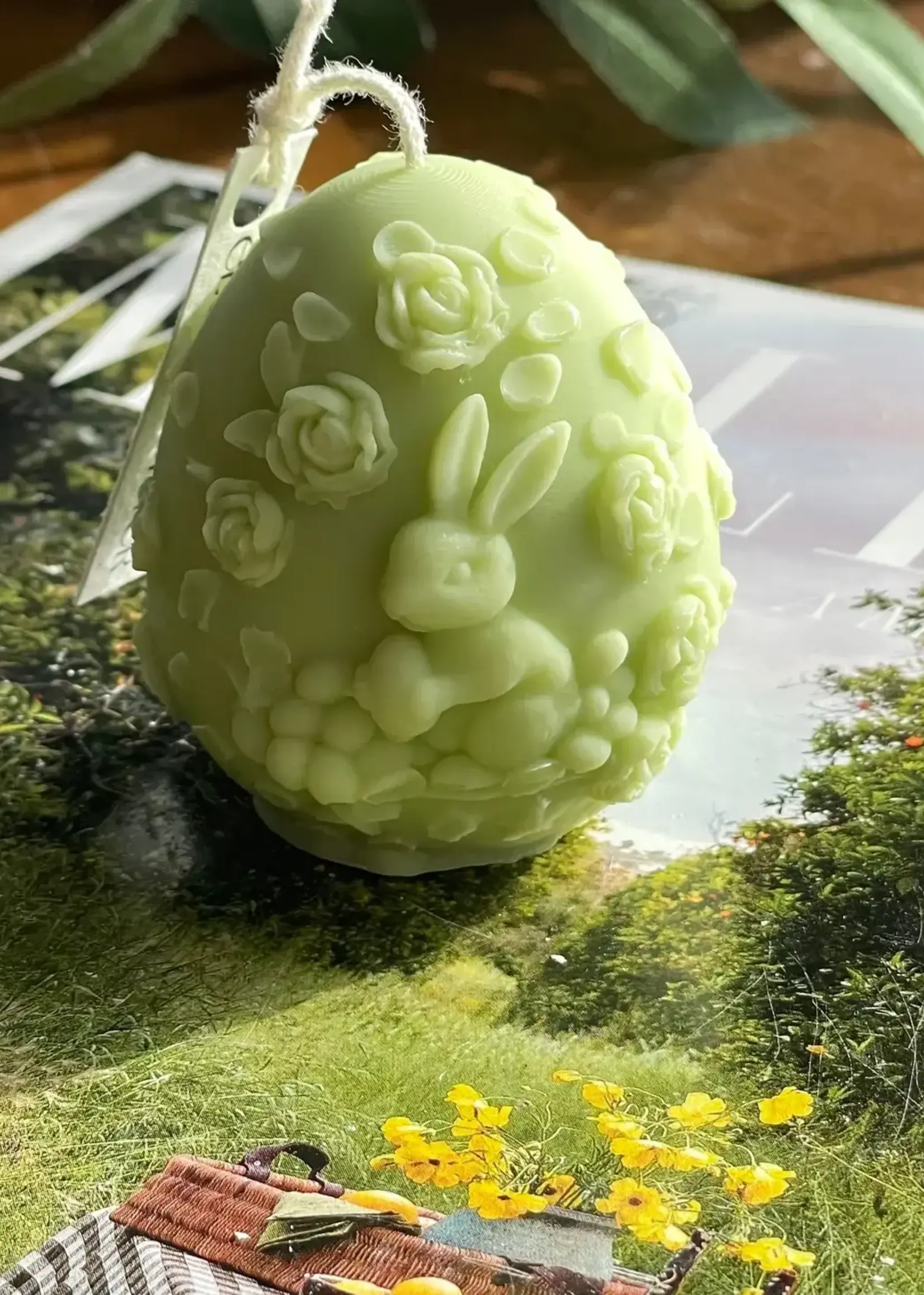 Eloise & Oliver Bunny Meadow Egg Candle - Honeydew