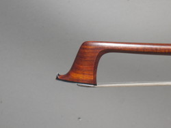 Brazilian ALYSIO De MATTOS viola bow, silver, (round heel), 70.0g | Metzler Violins