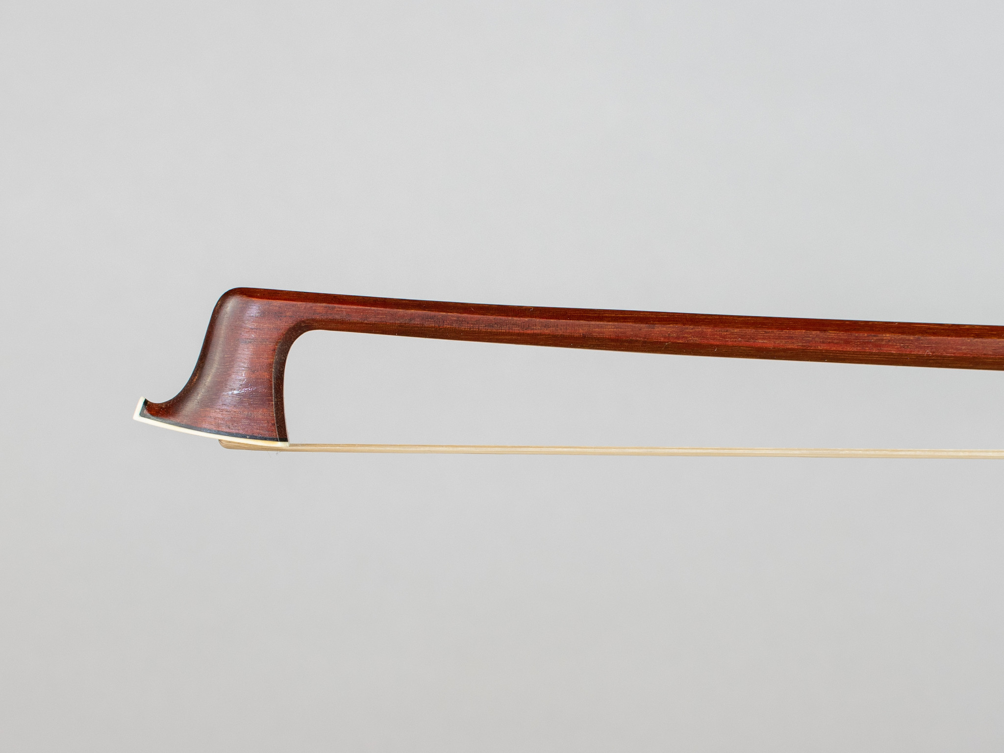 Richard Grunke violin bow, silver-mounted, Germany, 59.1g
