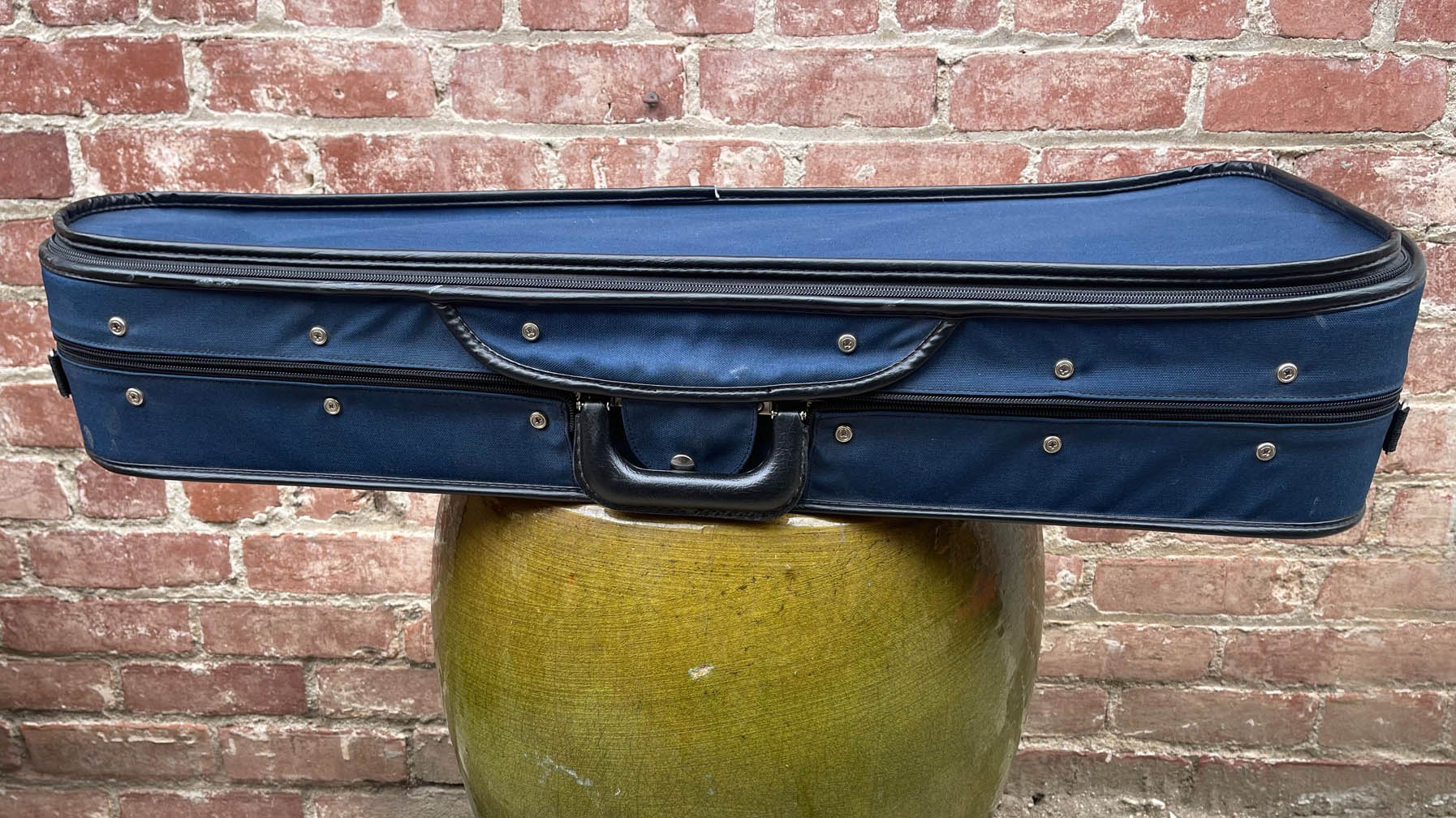 Bobelock Bobelock shaped 16" viola case with blue silk-plush interior - lighty used