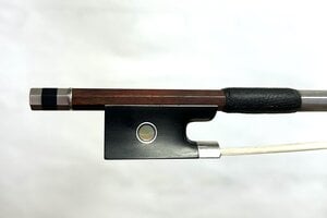 Donald COHEN silver-mounted round Pernambuco violin bow, USA, 60.5g