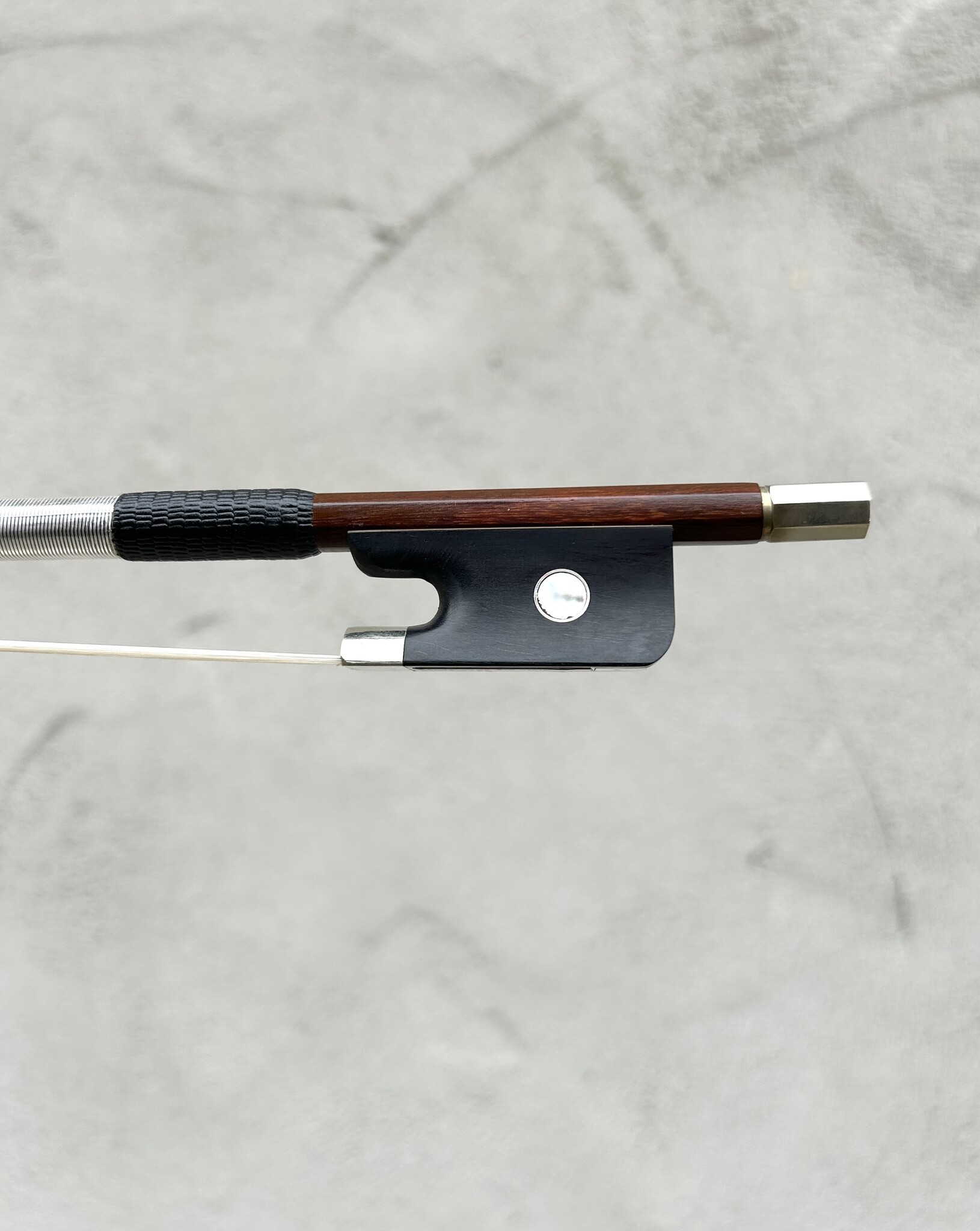 Sandalwood 4/4 viola bow, tinsel winding