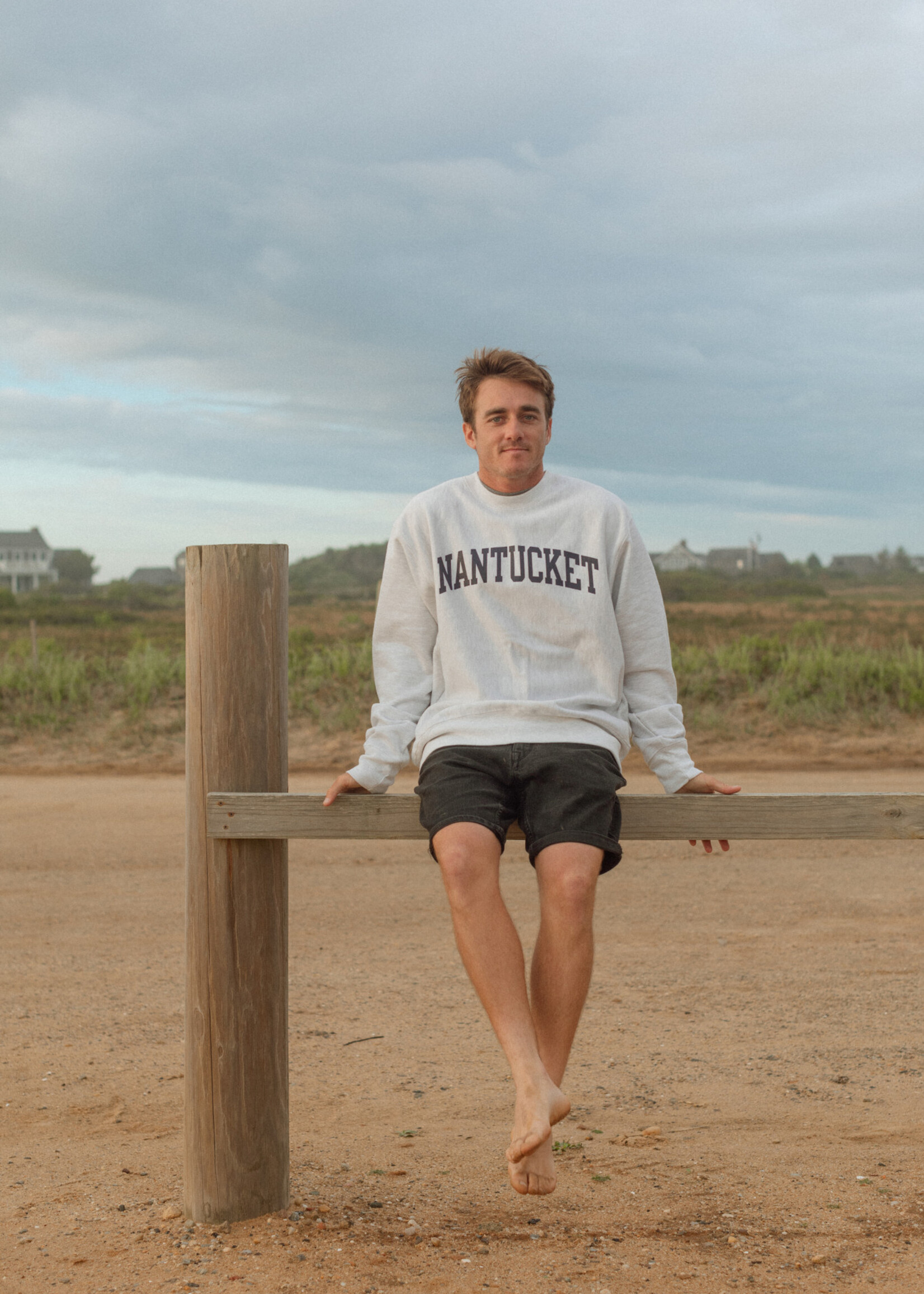Champion ion Unisex  Reverse Weave Crew Neck Arch