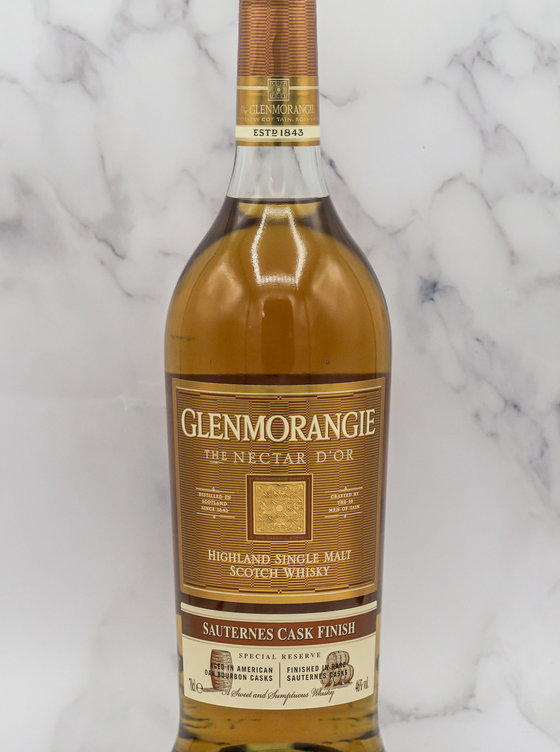 GLENMORANGIE  A limited number of gift boxes with the motif of