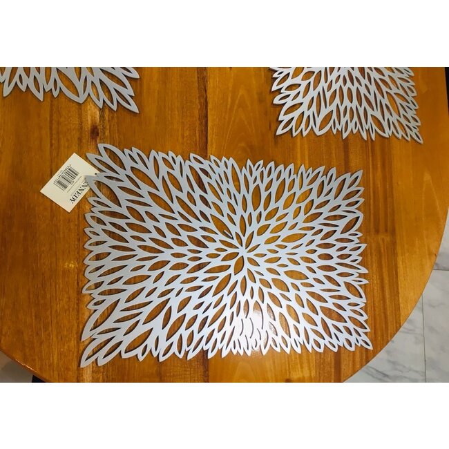 Table Mat Silver w/design  48712