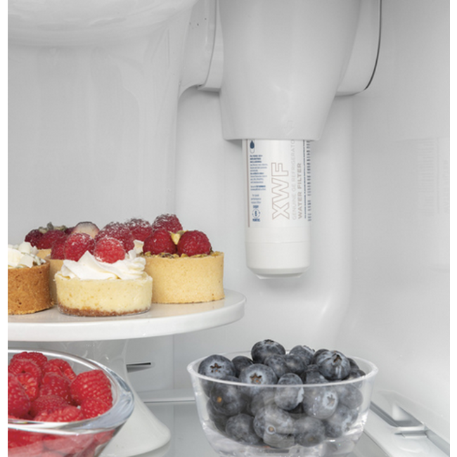 GE Cafe 22 CuFt Refrigerator SXS CZS22MP2NS1