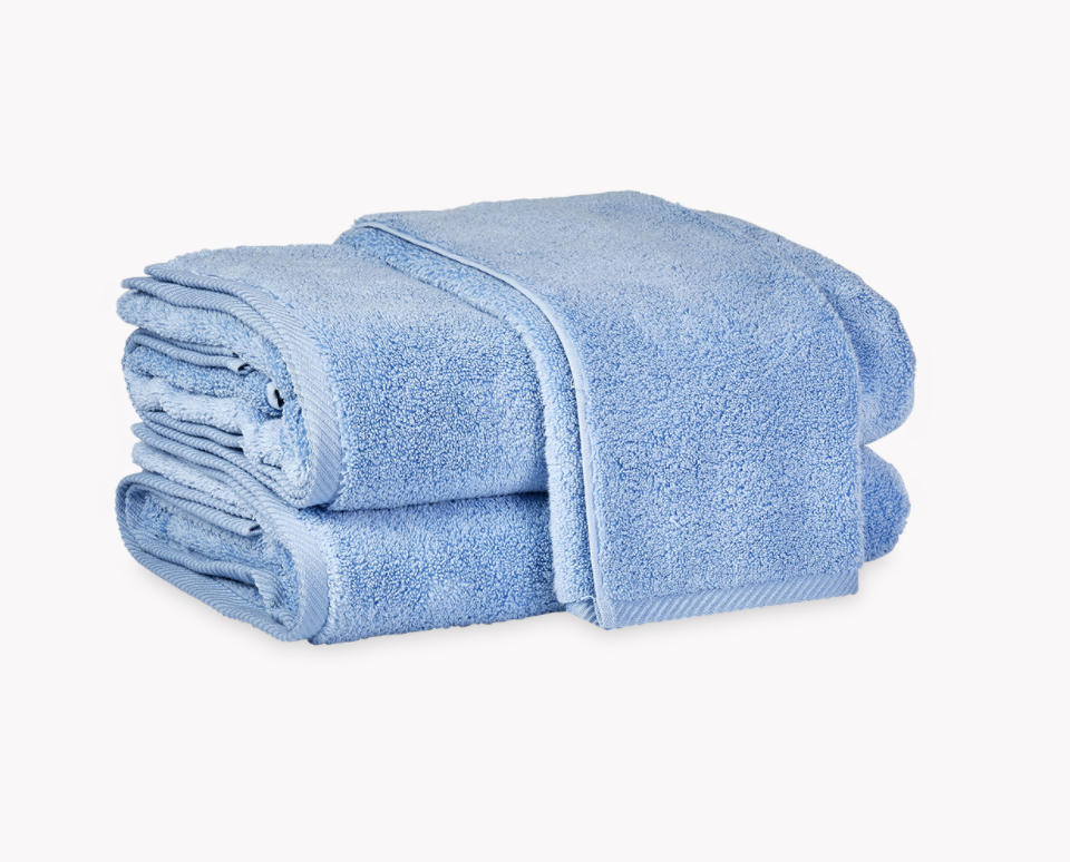 https://cdn.shoplightspeed.com/shops/629044/files/25924199/matouk-milagro-bath-towels.jpg