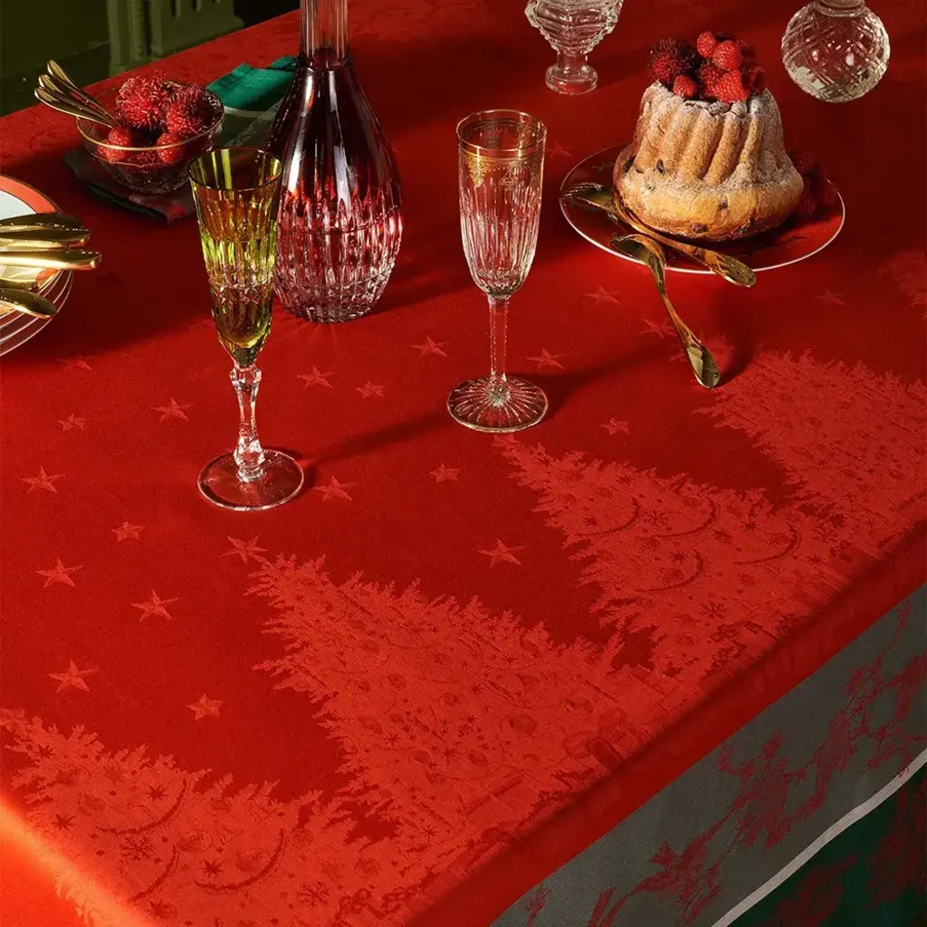 Garnier-Thiebaut Cadeaux de Noël Rouge Jacquard 69" x 120" Tablecloth