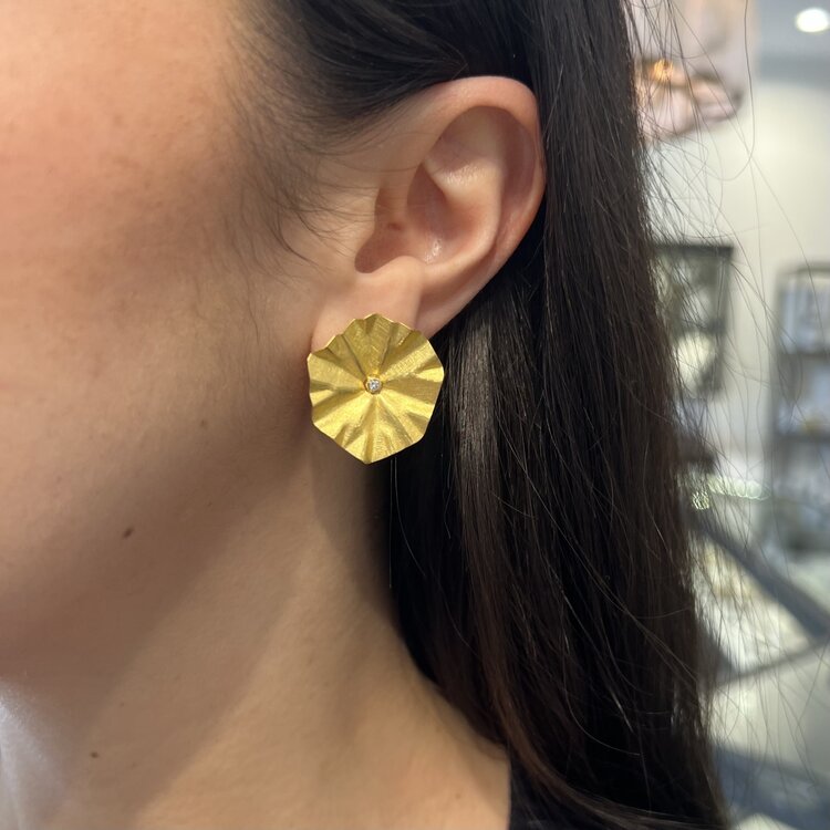 Petra Class Lotus with Diamond Earrings