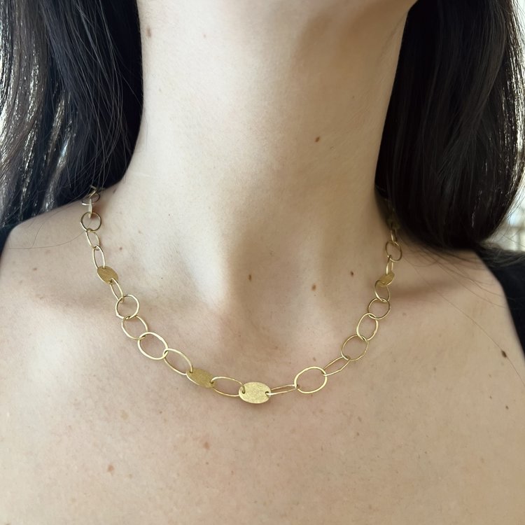 Petra Class Elongated Oval Link with Platelets Necklace