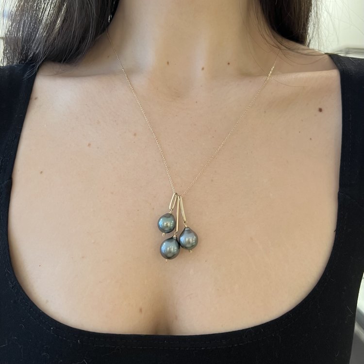 Dana Kellin Three Grey Pearl Dangling Long Chain Necklace