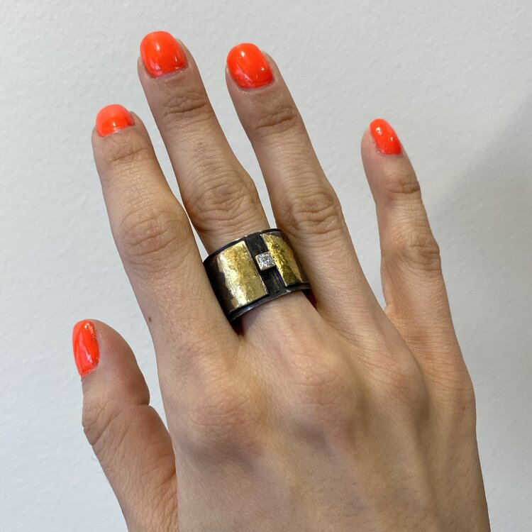 CFJ Fusion Wide Band with Center Princess Diamond