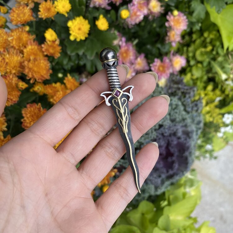 Alishan Dagger Brooch with Ruby and Tahitian Black Pearl