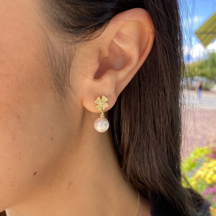 Alishan Flower Stud Earring with Freshwater Pearl and Diamond