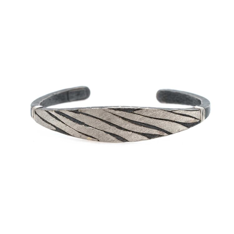 Alishan Textured Platinum Cuff