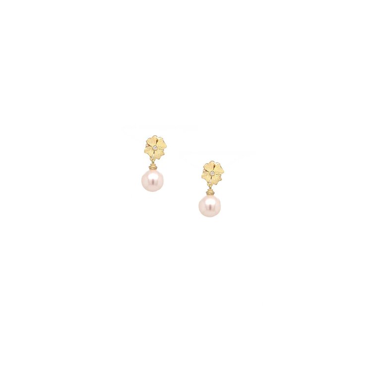 Alishan Flower Stud Earring with Freshwater Pearl and Diamond
