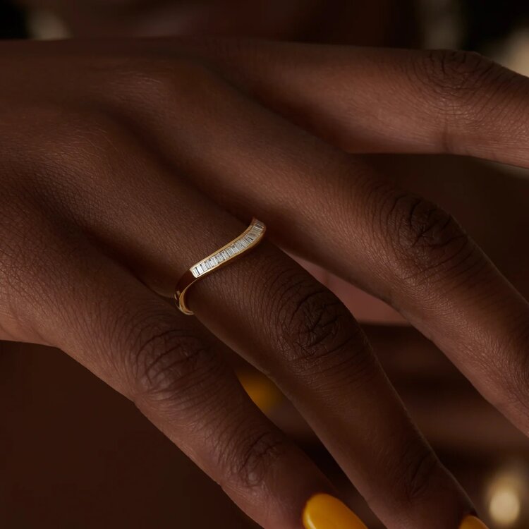 Artemer Curved Baguette Diamond Wedding Band