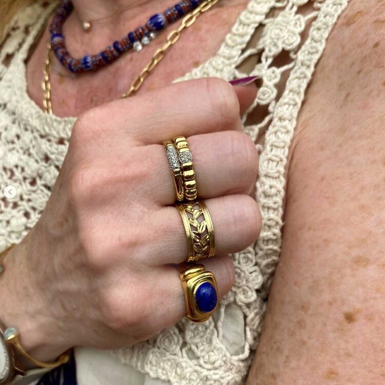 Vintage and Estate 18k Yellow Gold and Lapis Cabochon Ring Size 5.5