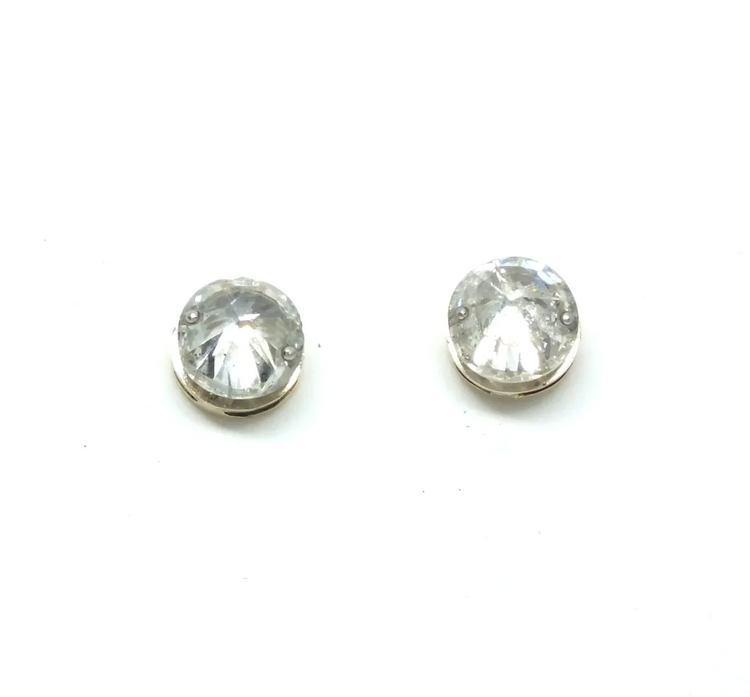 TAP Round Pin Set Diamond Stud (Single)