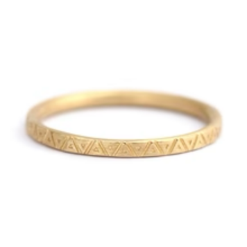 Artemer Triangle Pattern Wedding Band - Geometric Engraved Ring
