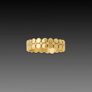 Ananda Khalsa 18ky Hammered Double Dot Diamond Band