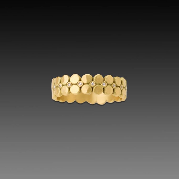 Ananda Khalsa 18ky Hammered Double Dot Diamond Band