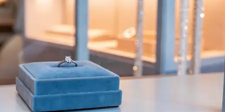 How to Choose an Engagement Ring: A Complete Step-by-Step Guide