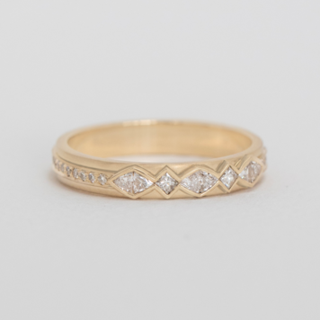 Celine d'Aoust Trillion diamonds band ring